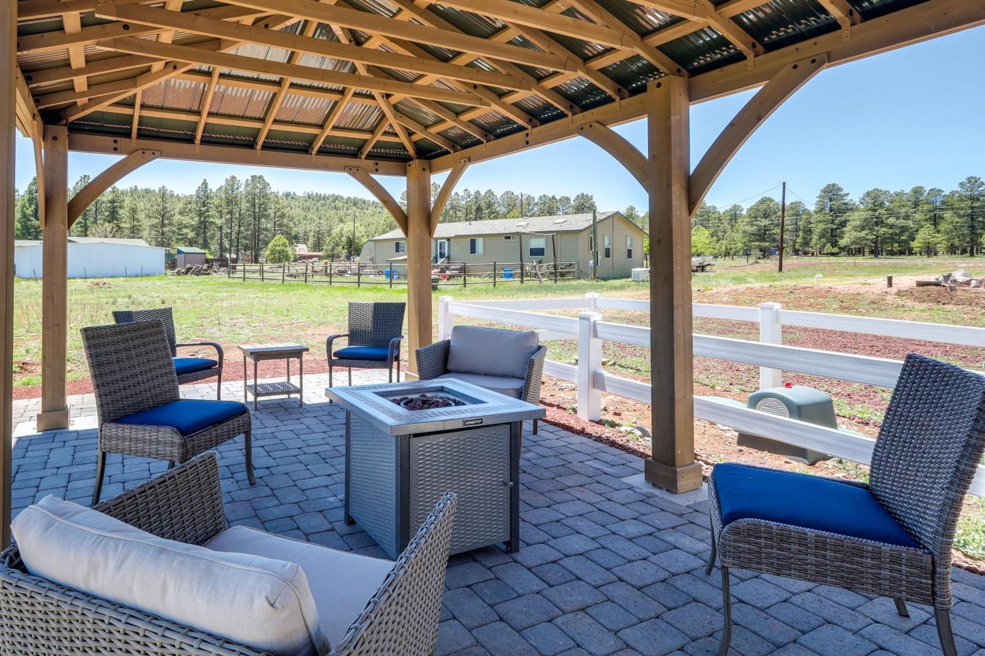 Williams Home With Fire Pit And Mountain Views! エクステリア 写真