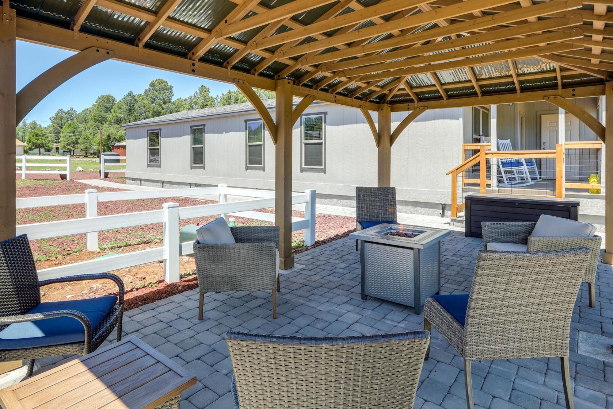 Williams Home With Fire Pit And Mountain Views! エクステリア 写真