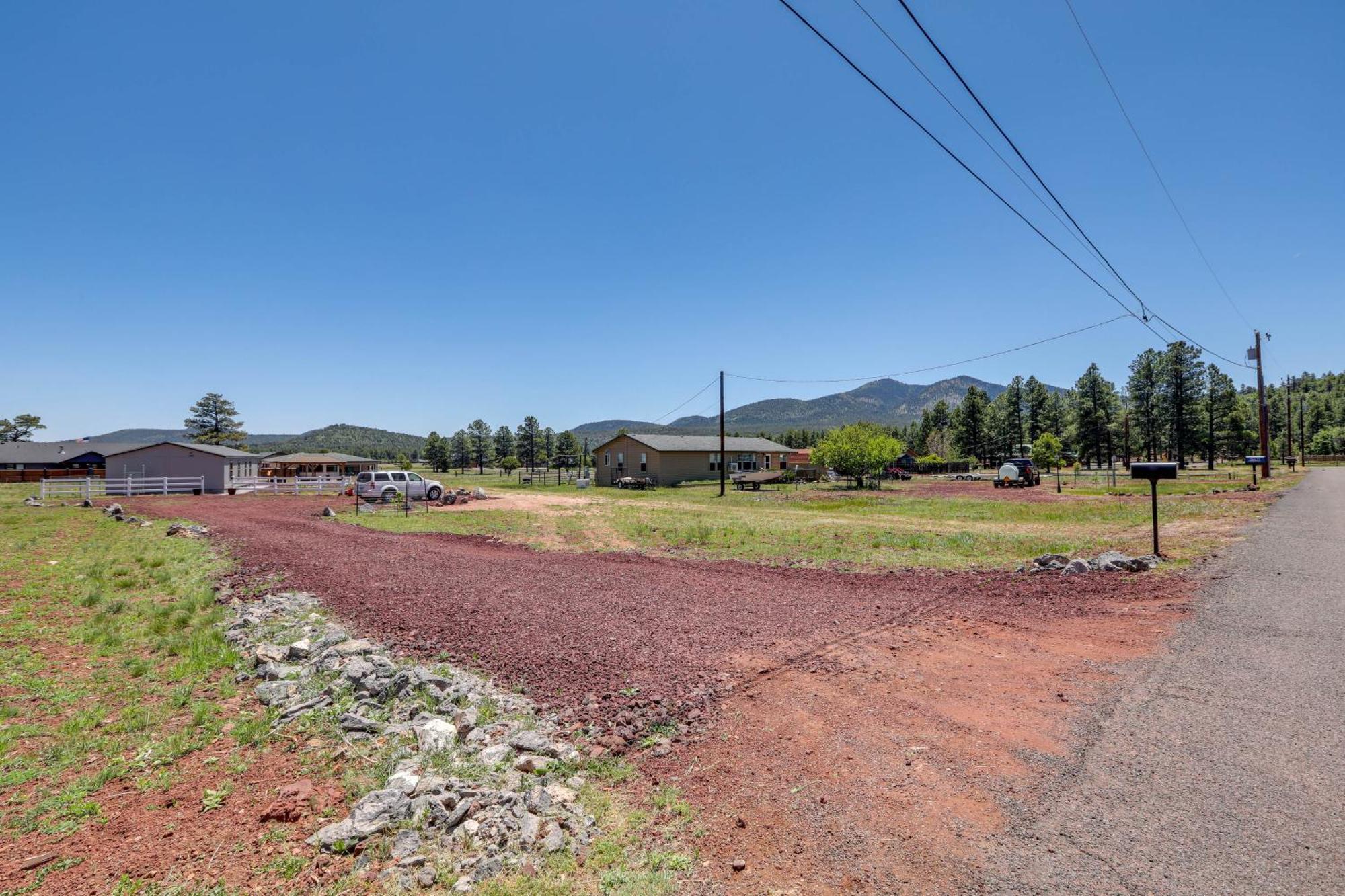 Williams Home With Fire Pit And Mountain Views! エクステリア 写真